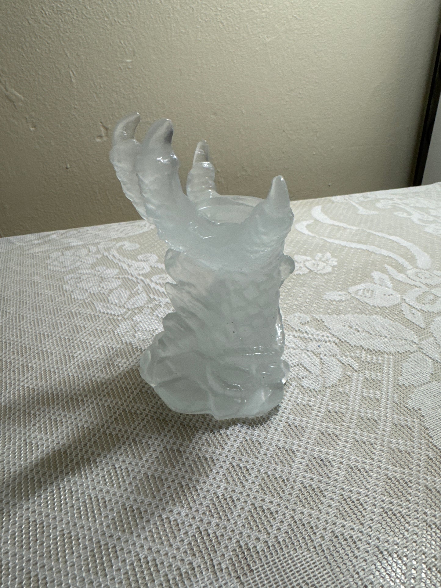 Dragon claw sphere holders