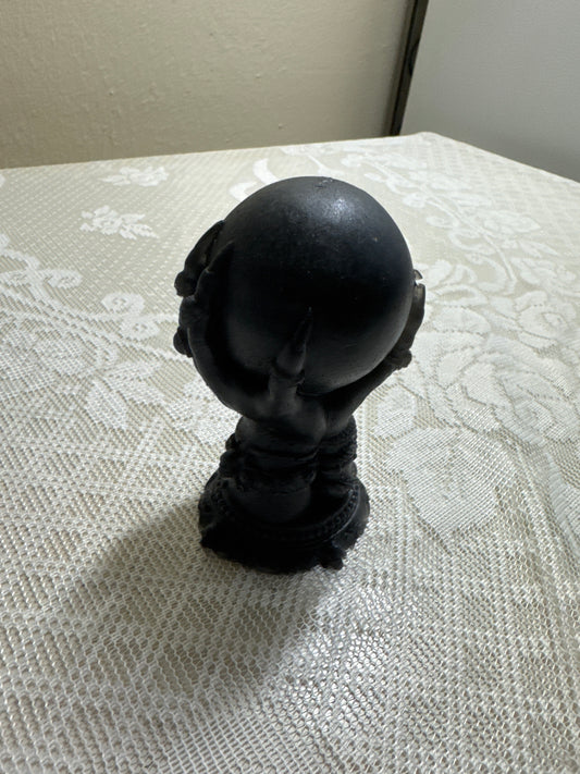 Sphere with claws