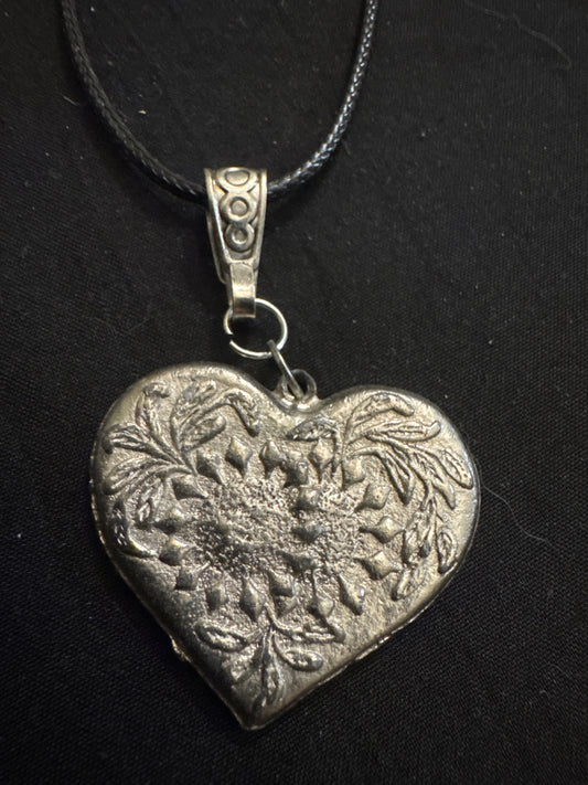 Beautiful big silver heart necklace