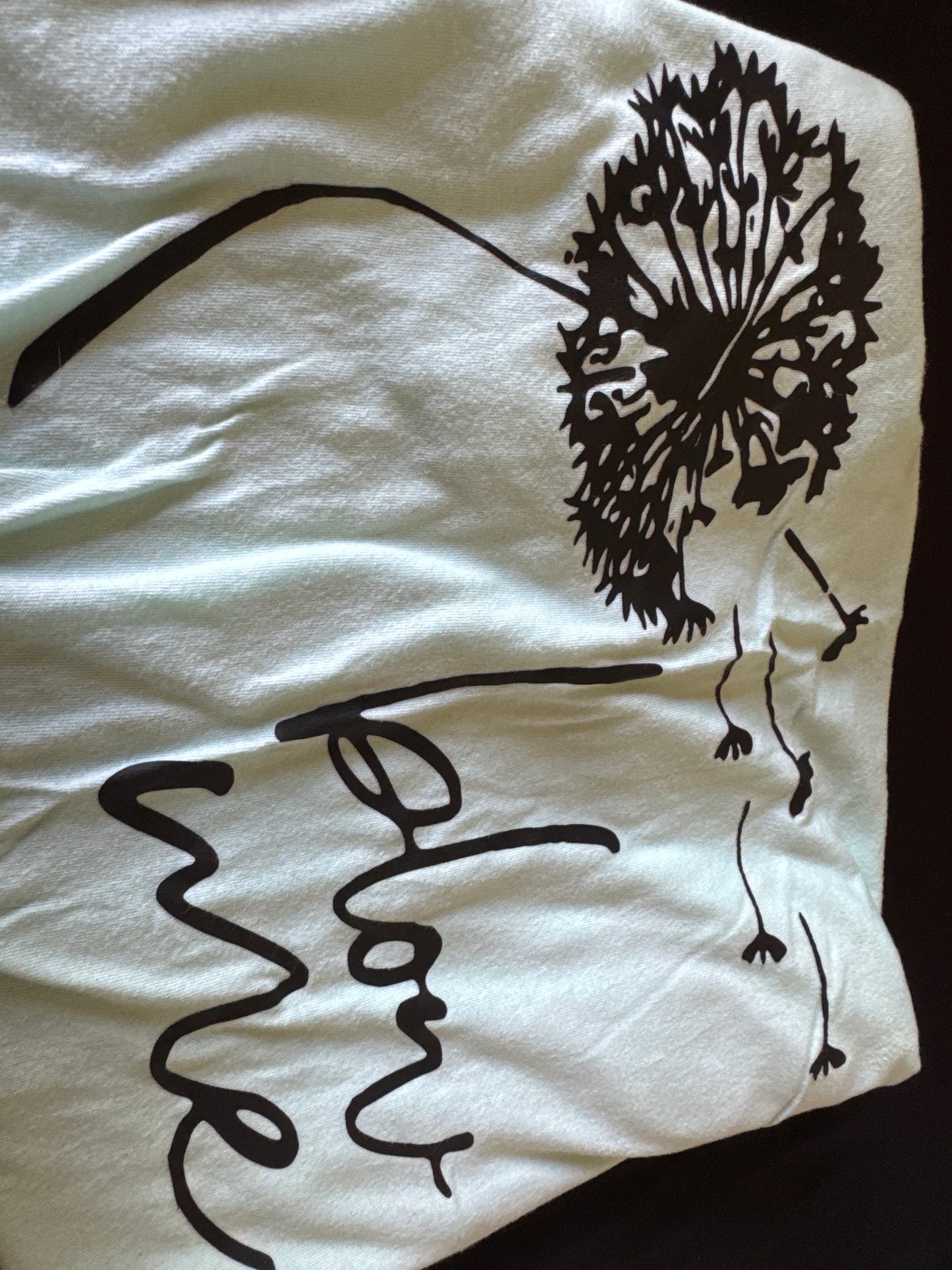 L t-shirt
