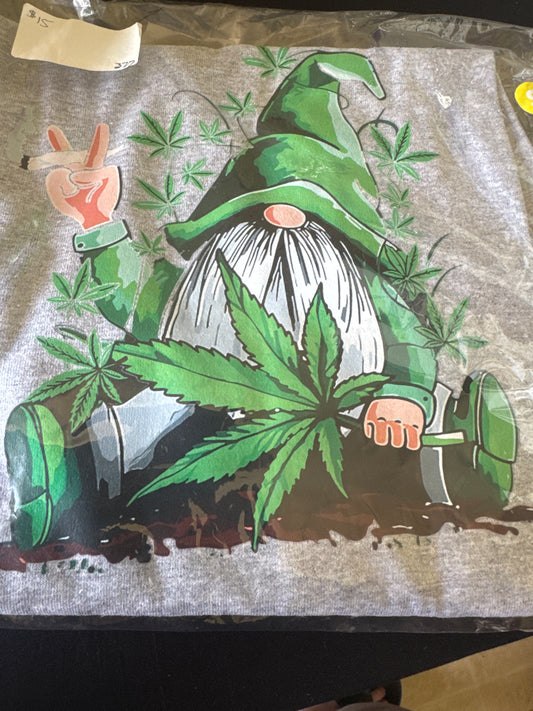 Small pot leaf t-shirt