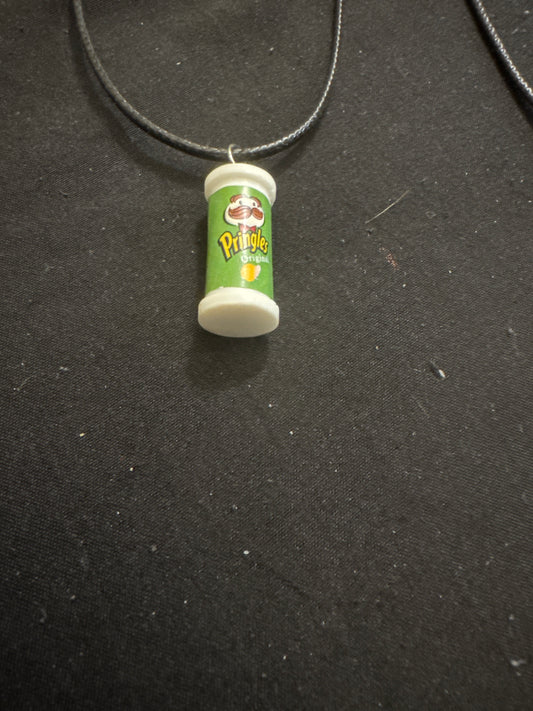 Pringles necklace